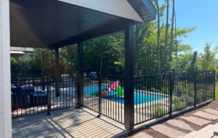 Clôture Avantage et Lévisienne, clôtures à Québec Contemporain Modèle Villa