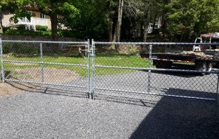 Clôture Avantage et Lévisienne, clôtures à Québec Frost commerciale pour résidentielle