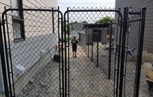 Clôture Avantage et Lévisienne, clôtures à Québec Porte double clôture grillage noir