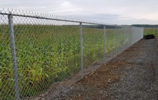 Clôture Avantage et Lévisienne, clôtures à Québec Clôture de terrain pour protection sécurité